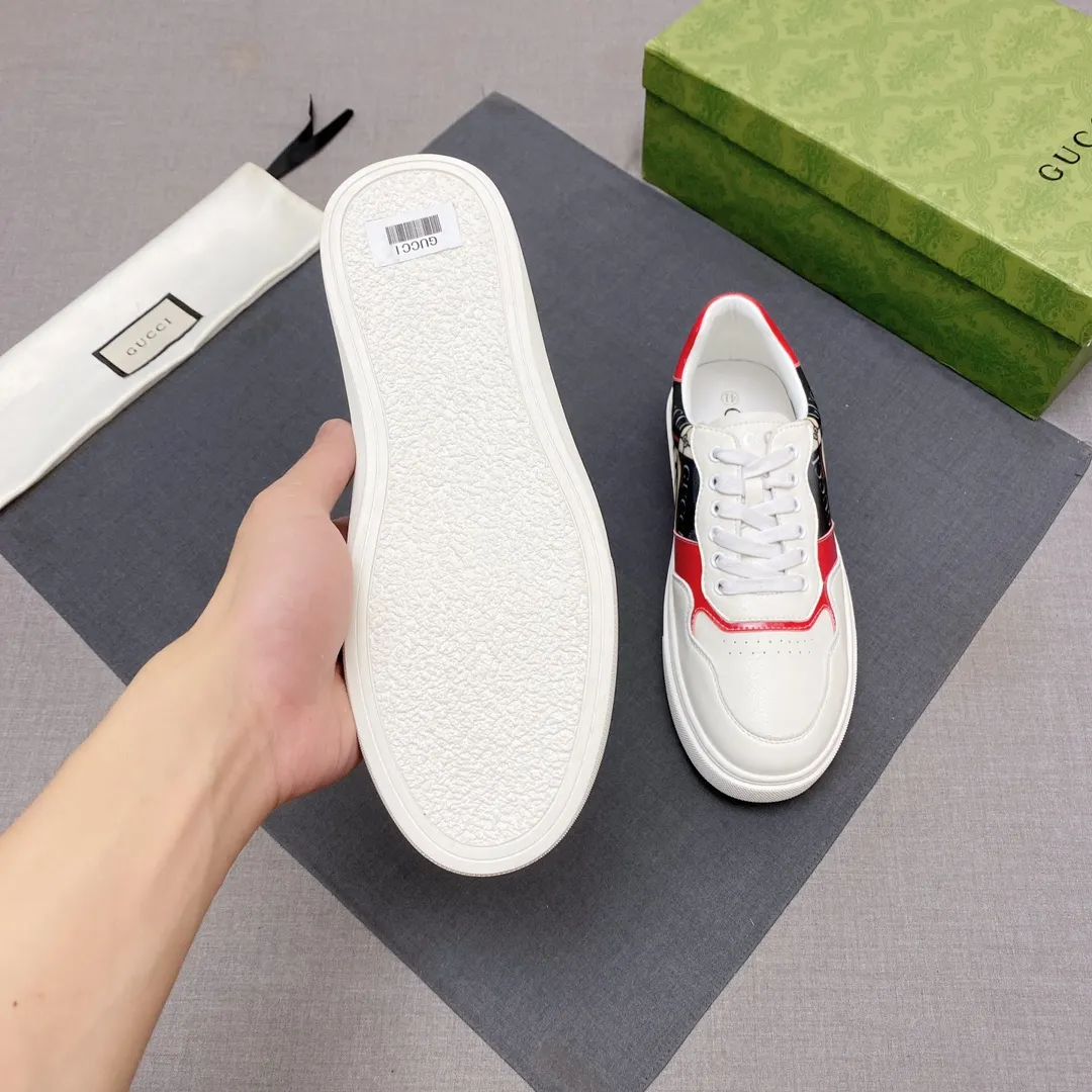 p380 【GUCCI】Gucci men’s casual shoes are absolutely popular 🔥The ultimate matching item for handsome men! The charm of super texture is irresistible, the main recommendation, the flower leather color is bright! The upper is made of high-quality fabrics, the leather lining is used for the feet, and the wear-resistant rubber sole is noble and elegant! Extremely comfortable🎁🎁You can be as handsome as you want💪 Size 38-44! No. 061